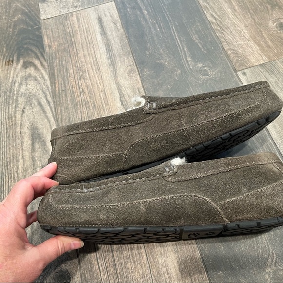 UGG Ascot Mens Slipper Loafers Slip On Casual Comfort Suede 1101110 Size 10 gray - Picture 3 of 6